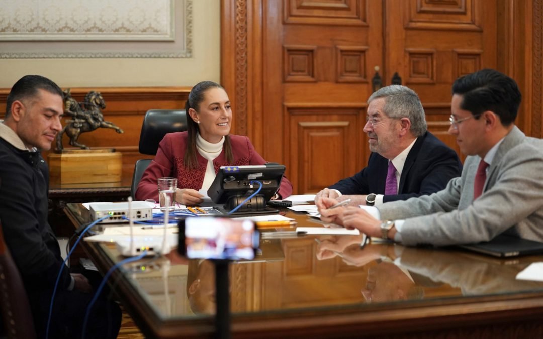 Califica la Presidenta de «muy buena» la conversación que sostuvo con Trump.