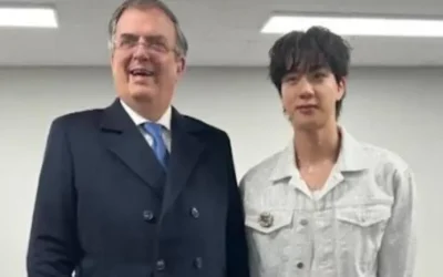 ‘Les dije que los iba a convencer’, Marcelo Ebrard comparte video de encuentro con Jin de BTS