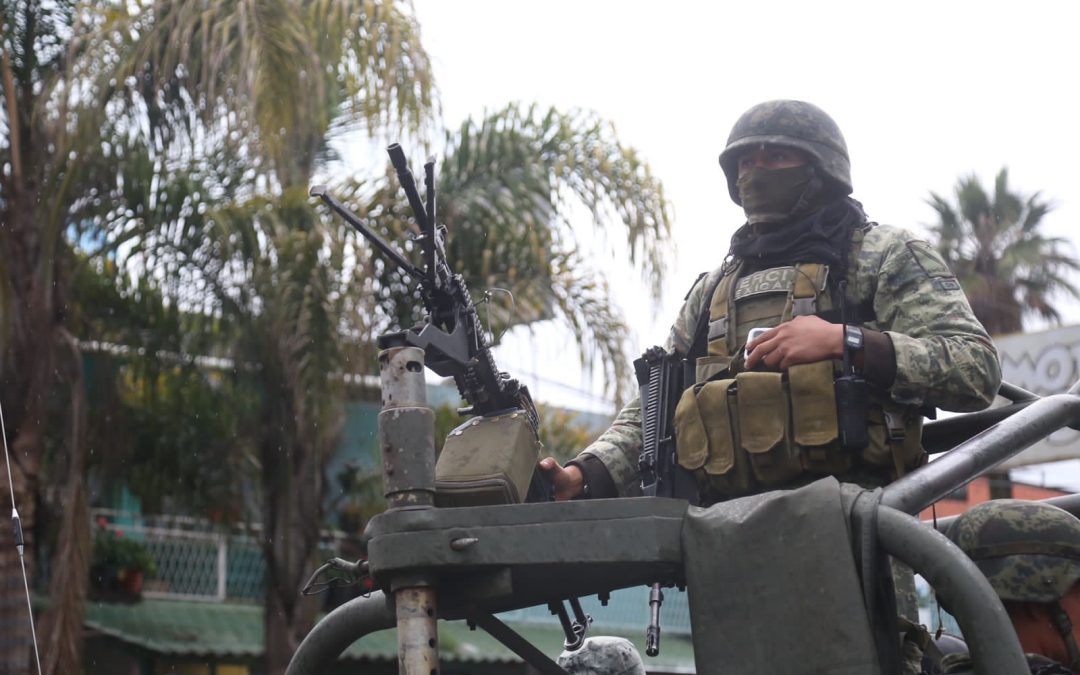 Enfrentamientos en Michoacán dejan 2 uniformados heridos por explosión de mina y 3 civiles armados abatidos