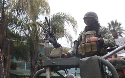 Enfrentamientos en Michoacán dejan 2 uniformados heridos por explosión de mina y 3 civiles armados abatidos