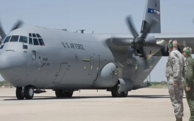 Aterriza en Toluca avión de la Fuerza Aérea de EU