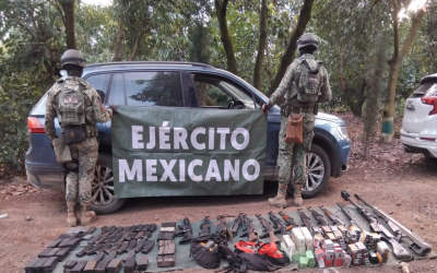 Guardia Nacional y Ejército Mexicano aseguran armamento y vehículos en el municipio de Tocumbo