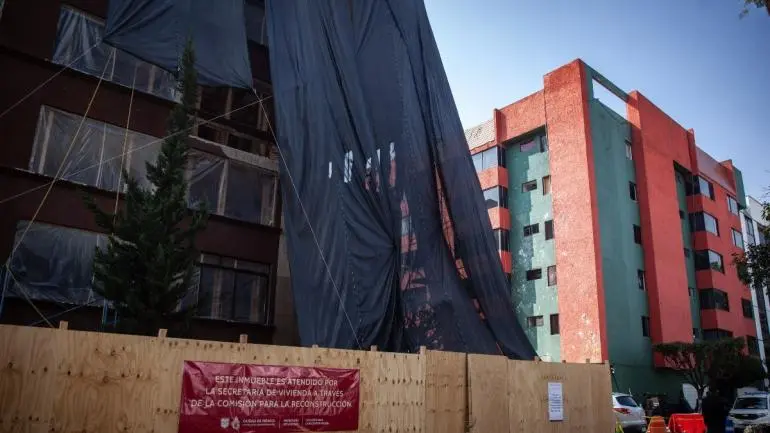Anuncian 18 mdp para rehabilitar edificio en Paseos de Taxqueña y lanzan programa para detectar fugas