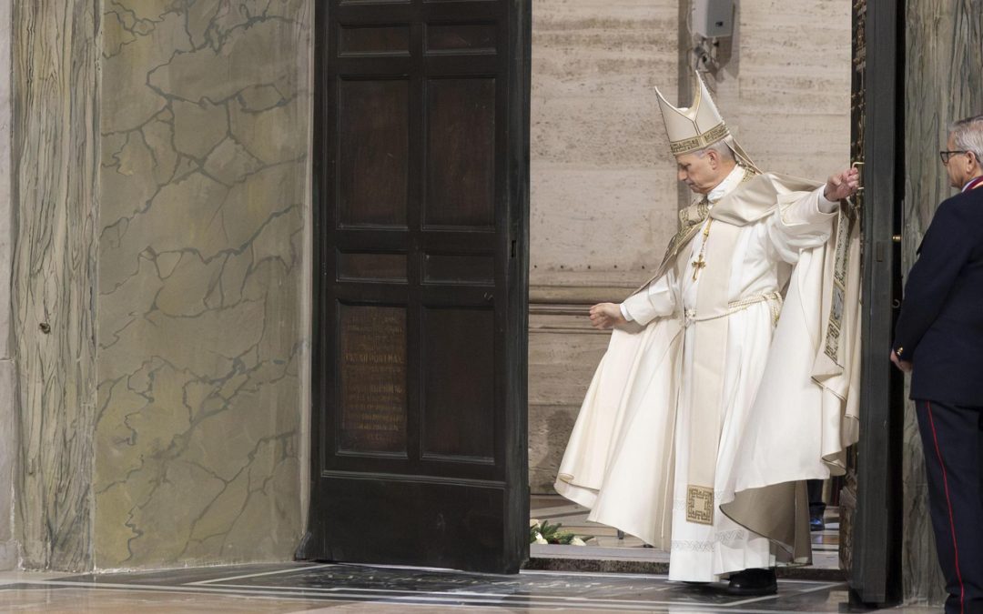 Papa León XIV clausura el Jubileo al cerrar la Puerta Santa del Vaticano