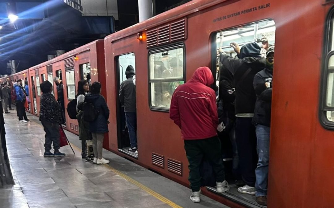 Metro CDMX opera con retrasos en 6 líneas
