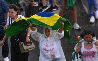 Rayo cae durante manifestación a favor de Bolsonaro; hay varios heridos