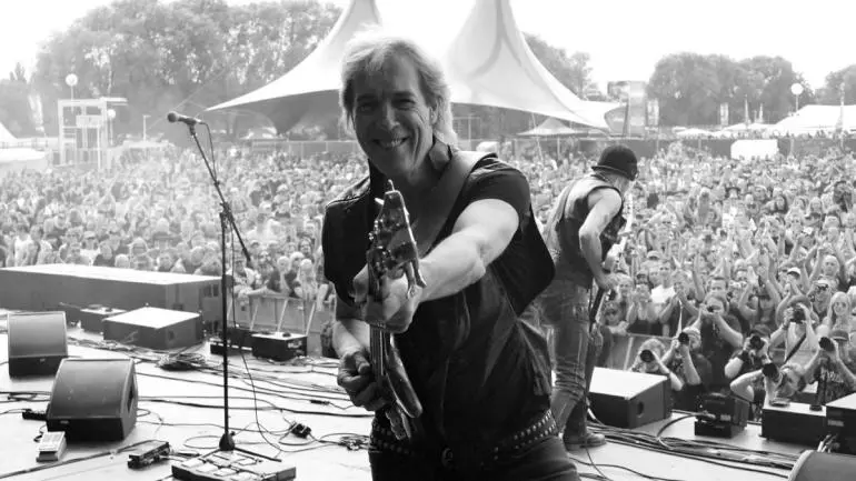 Muere Francis Buchholz, bajista de Scorpions, a los 71 años de edad