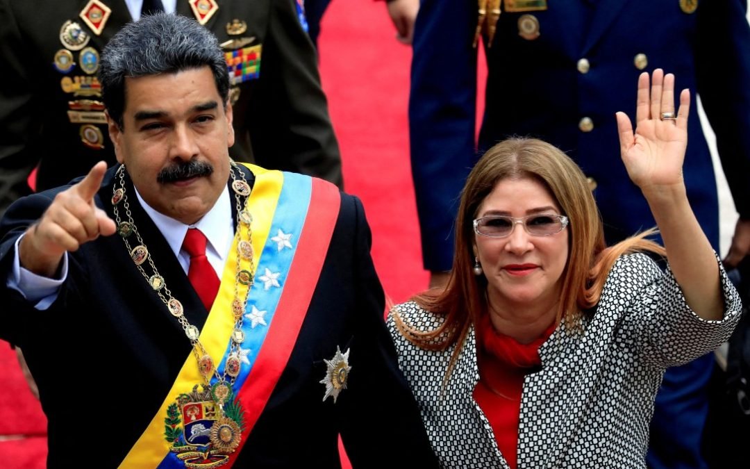 Avión que traslada a Nicolas Maduro aterriza en New York