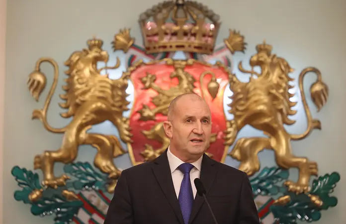 Renuncia presidente Radev, de Bulgaria