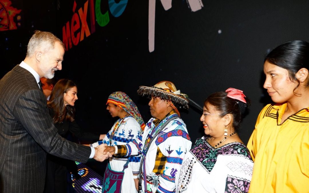 Reyes de España se reúnen con pueblos originarios de México en Fitur 2026; “es un símbolo”, dice Sheinbaum