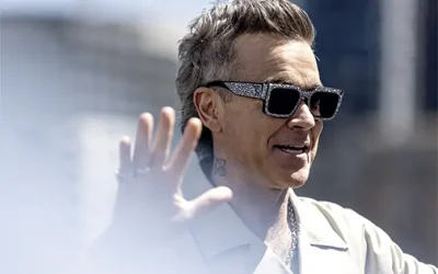 Lanza Robbie Williams su nuevo álbum