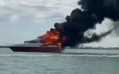 Se incendia embarcación en Puerto Progreso