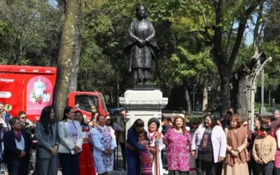 Sheinbaum reivindica a mujeres indígenas con seis esculturas en Paseo de la Reforma