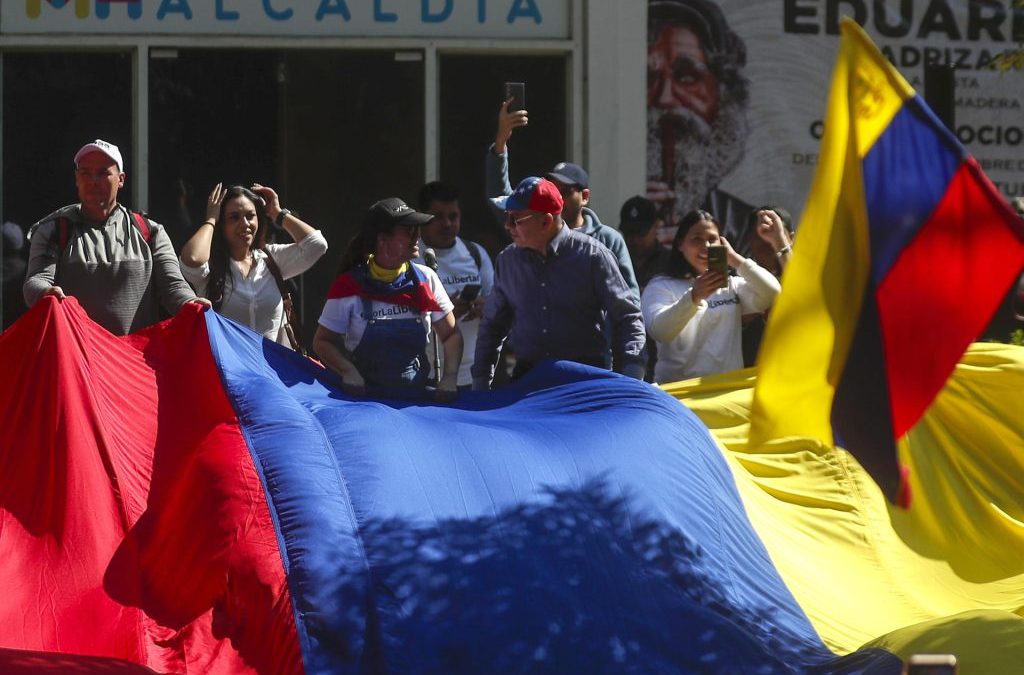 Venezolanos en México piden una transición pacífica tras la intervención de EE.UU.