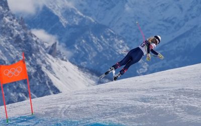 Esquiadora sufre aparatosa caída y es rescatada en helicóptero