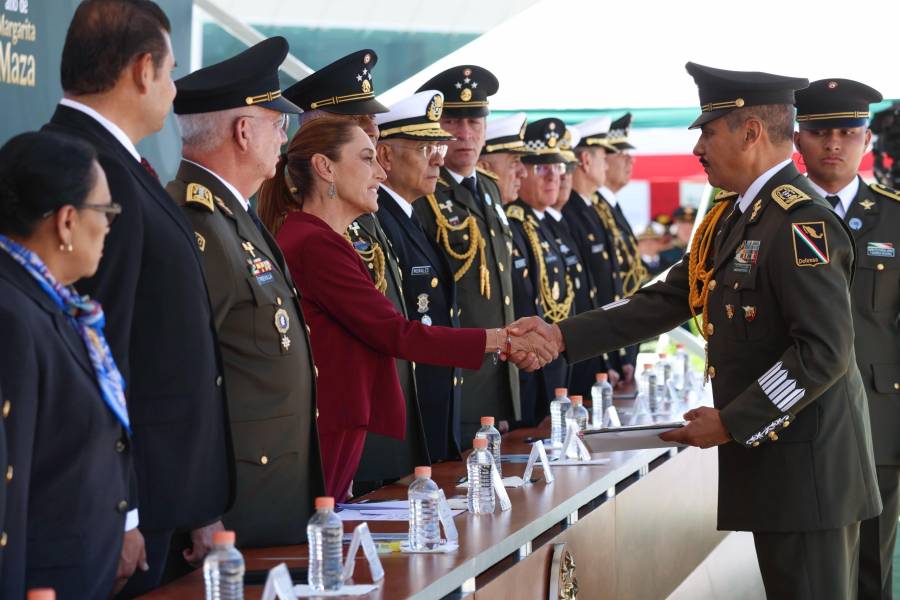 «Garantiza el Ejército la Independencia de México frente a presiones externas»: la Presidenta.