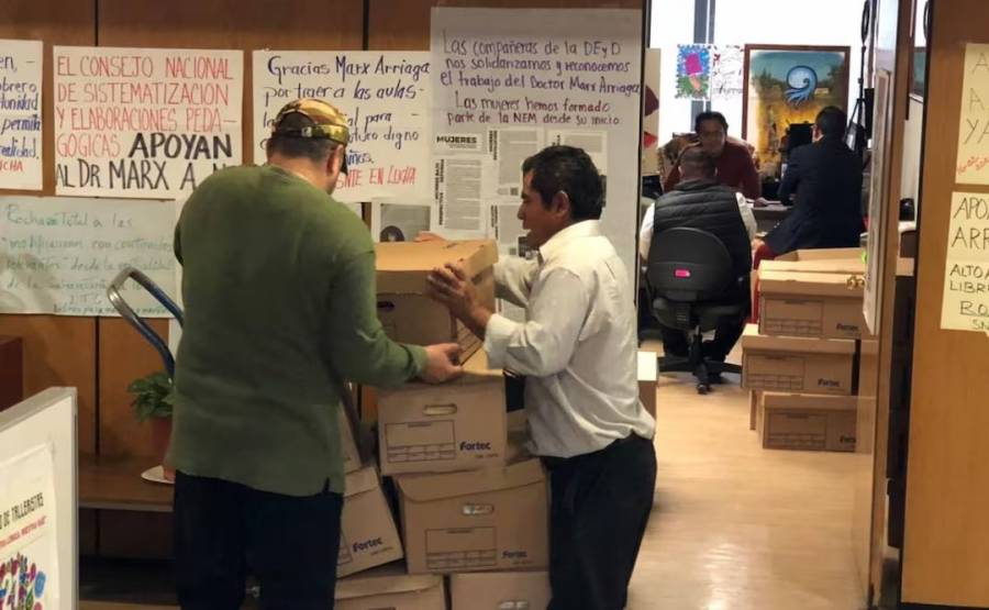 Marx Arriaga deja oficinas tras designación de Nadia López García en Materiales Educativos