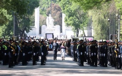 Clara Brugada pide a nuevos policías ser constructores de la paz
