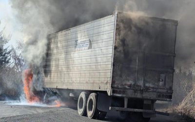 Bloqueos y quema de vehículos en Michoacán y Jalisco