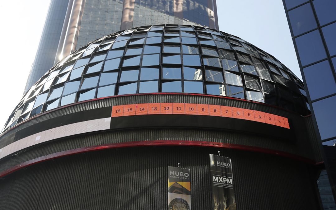 Pierde la Bolsa Mexicana 0.06% y liga 4 jornadas a la baja