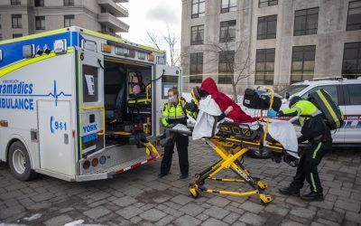 Mueren al menos 10 personas en tiroteo en una escuela de Canadá