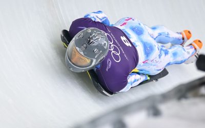 Desafía Heraskevych prohibición del COI de usar un casco en homenaje a las víctimas de la guerra