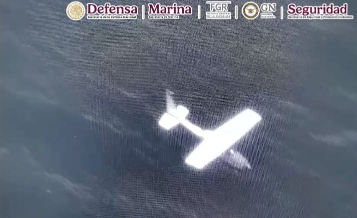 Aseguran una narco avioneta con más de media tonelada de droga en Oaxaca.