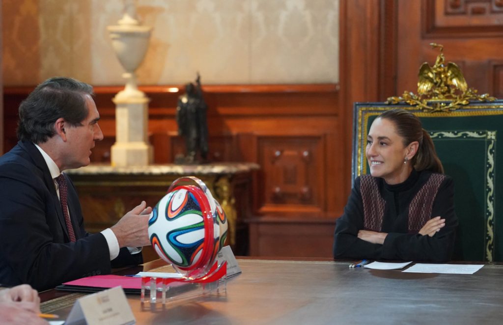 Anuncia Sheinbaum que Coca-Cola invertirá 6 mmdd en México