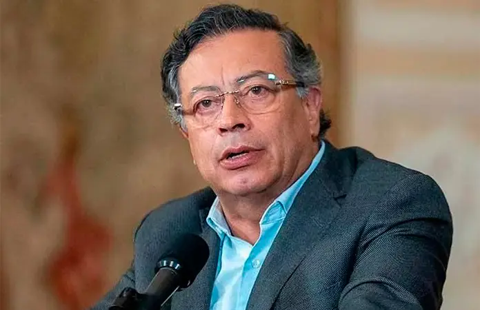 Petro denuncia plan para atentar en su contra