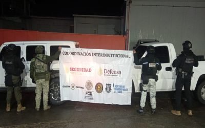 Aseguran GN y Ejército a 4 maleantes con arsenal y droga en Guachochi, Chih.