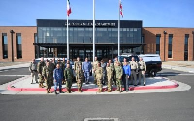Militares mexicanos visitan instalaciones de la Guardia Nacional de California, EU.
