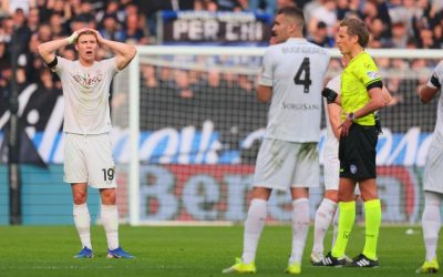 Mujer apuñala a su marido al creer que la insultaba cuando veía el futbol