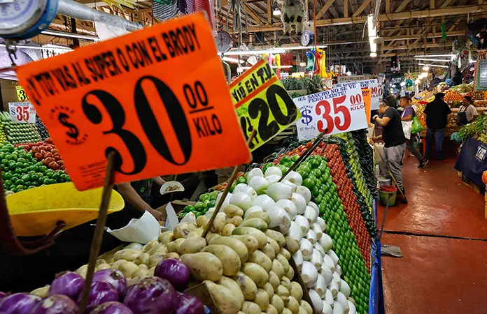 Banxico decide dejar su tasa de interés en 7%