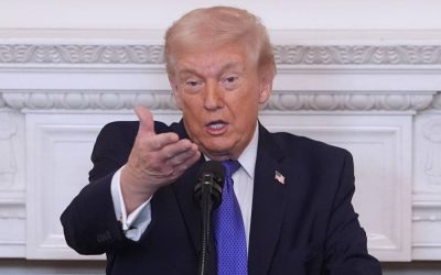 Trump anuncia aumento al 15 % de aranceles globales tras fallo del Supremo