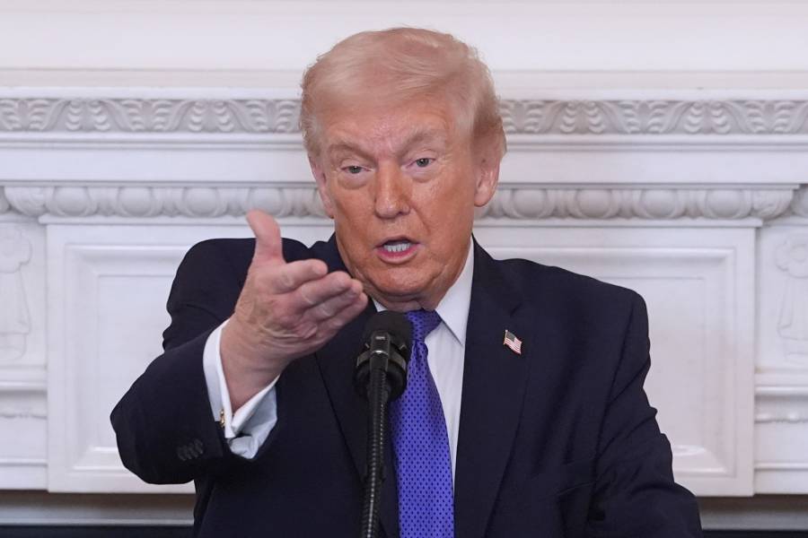 Trump anuncia aumento al 15 % de aranceles globales tras fallo del Supremo