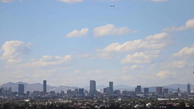 Reportan mala calidad del aire en CDMX; partículas PM10 y PM2.5 elevan el riesgo