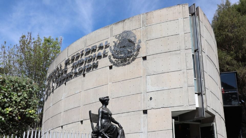 Funcionario de la CDMX acusado de plagio se anota como aspirante a Auditor del país