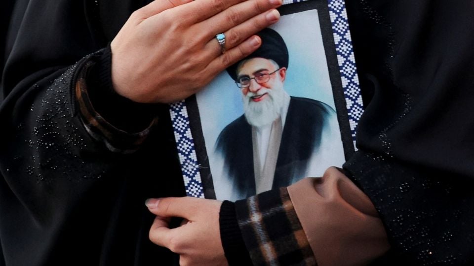 Irán declara 40 días de luto por la muerte de su líder supremo