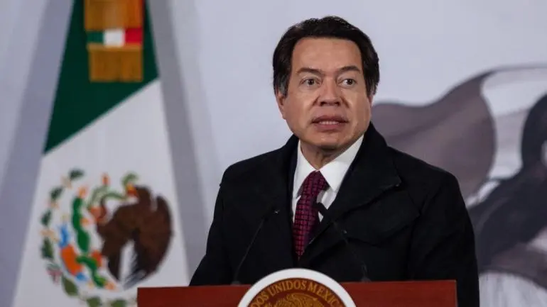 Mario Delgado anuncia apoyo de 2 mil 500 pesos para becarios