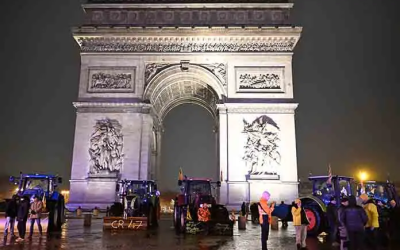 Policía abate a hombre en el Arco del Triunfo