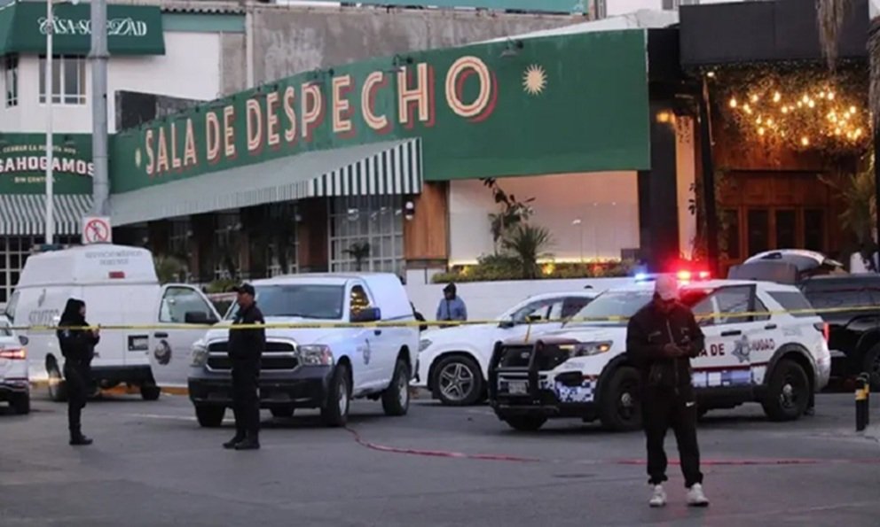 Deja tres muertos ataque frente a bar de Puebla