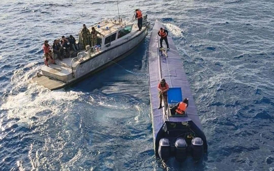 Aseguran semisumergible con 4 toneladas de cocaína en costas de Colima; hay 3 detenidos