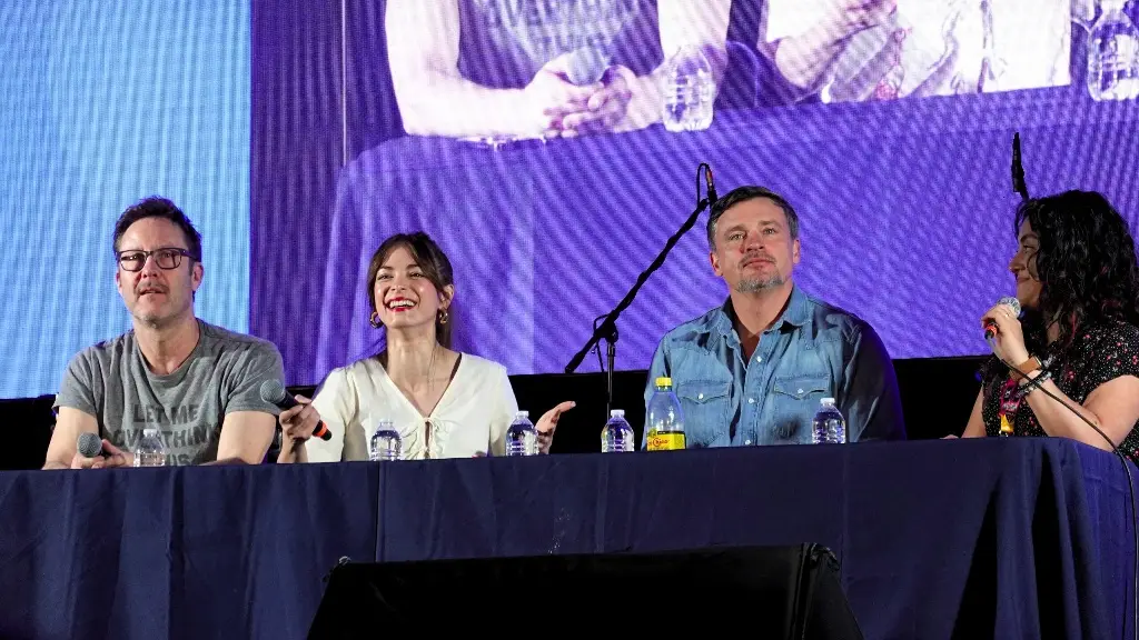 Elenco de ‘Smallville’ celebra 25 aniversario de la serie durante convención de comics en CDMX