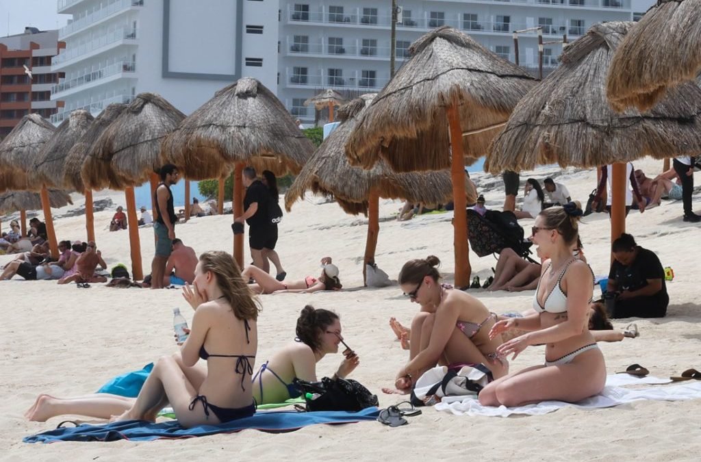 Crece turismo internacional en México un 10% en enero