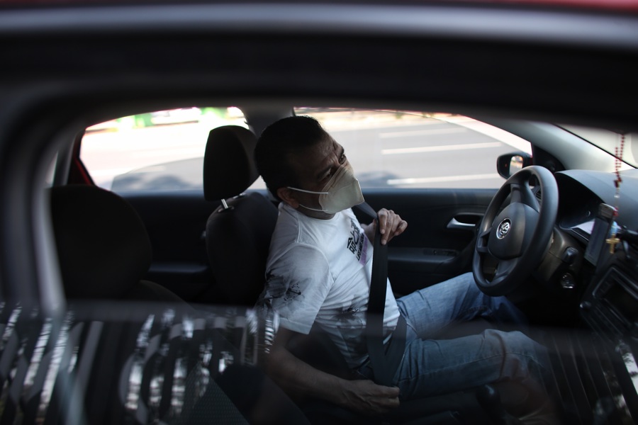 Exige Uber respetar fallo que impide sancionar a conductores en aeropuertos de México