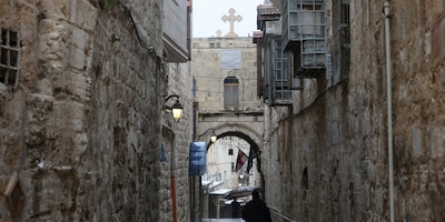 Policía de Israel impide celebración de misa de Domingo de Ramos en el Santo Sepulcro, en Jerusalén