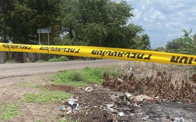 Abandonan tres cuerpos con disparos de arma de fuego en carretera del sureste de Puebla