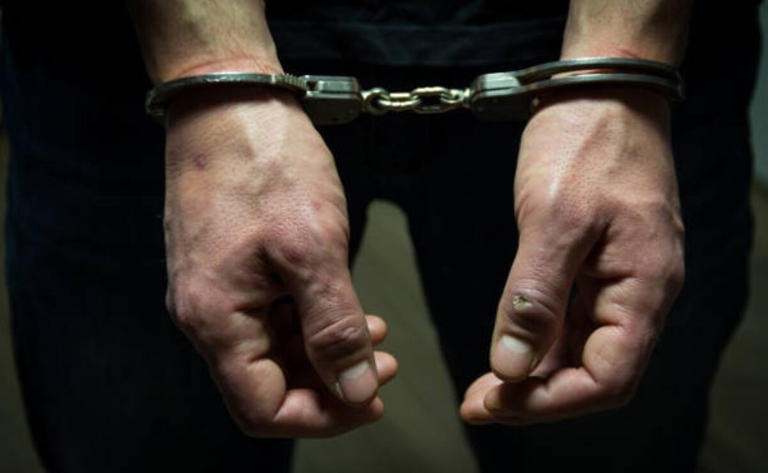 Detienen a cuatro agentes policiacos en Yucatán