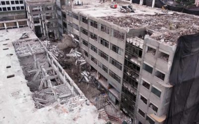 Colapsa edificio en demolición en San Antonio Abad