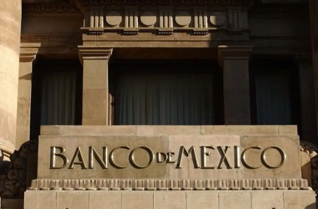 Remesas caen 1.4% a tasa anual en enero: Banxico